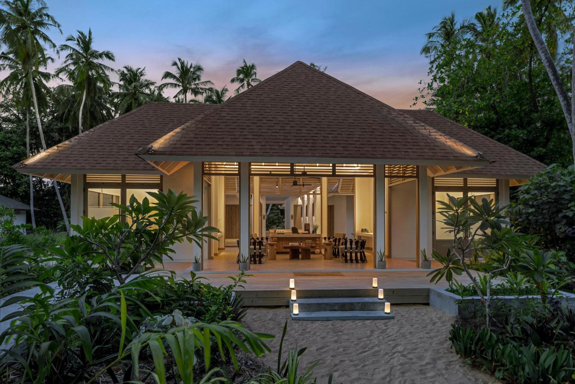 Avani Plus Fares Maldives Resort - 50 Percent Off On Seaplane Transfer For Minimum Stay Of 3 Nights And More For Stays Until 31 October 2025 Kendhoo Buitenkant foto