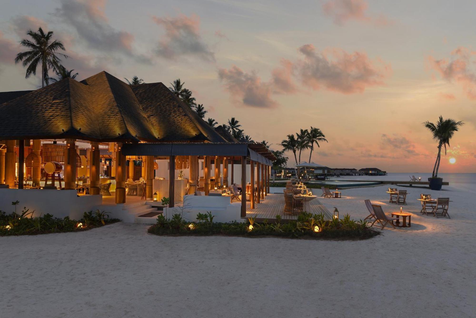 Avani Plus Fares Maldives Resort - 50 Percent Off On Seaplane Transfer For Minimum Stay Of 3 Nights And More For Stays Until 31 October 2025 Kendhoo Buitenkant foto
